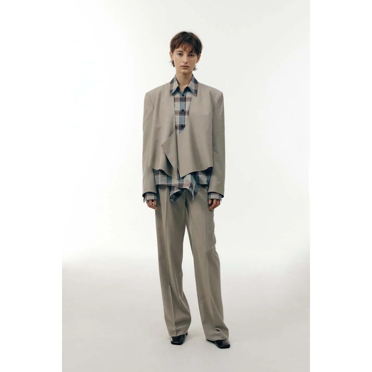 Low Classic Curved Neck Blazer Navy Blue - Image 12