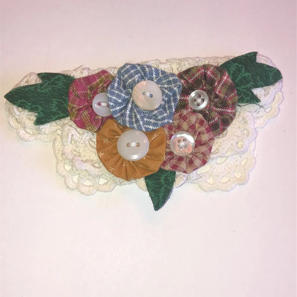 Floral Fabric Doily Brooch with Button Accents Green - Image 2