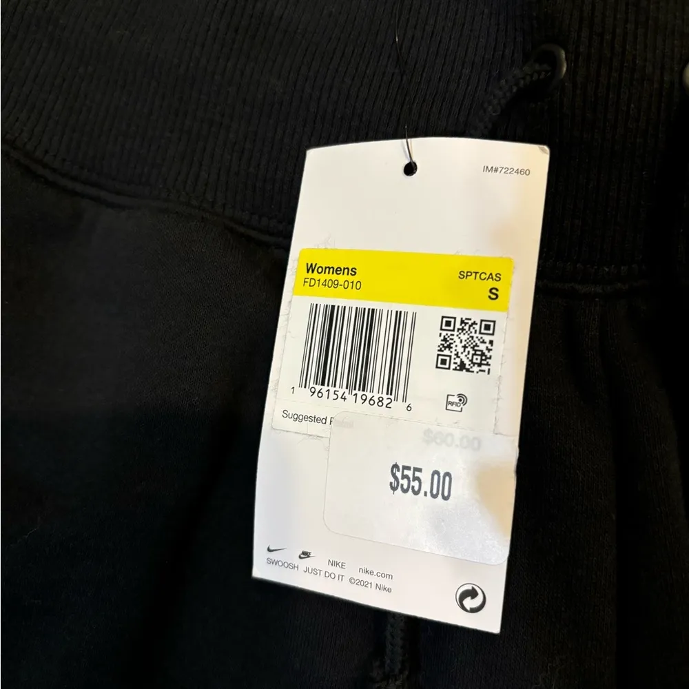 Nike Black Sweat Shorts - Image 3