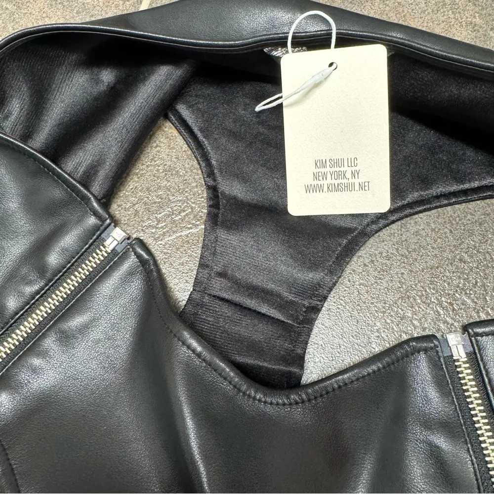 NEW Kim Shui Hot Shorts K Initial Zipper Faux Leather Black Large L NWT - Image 8