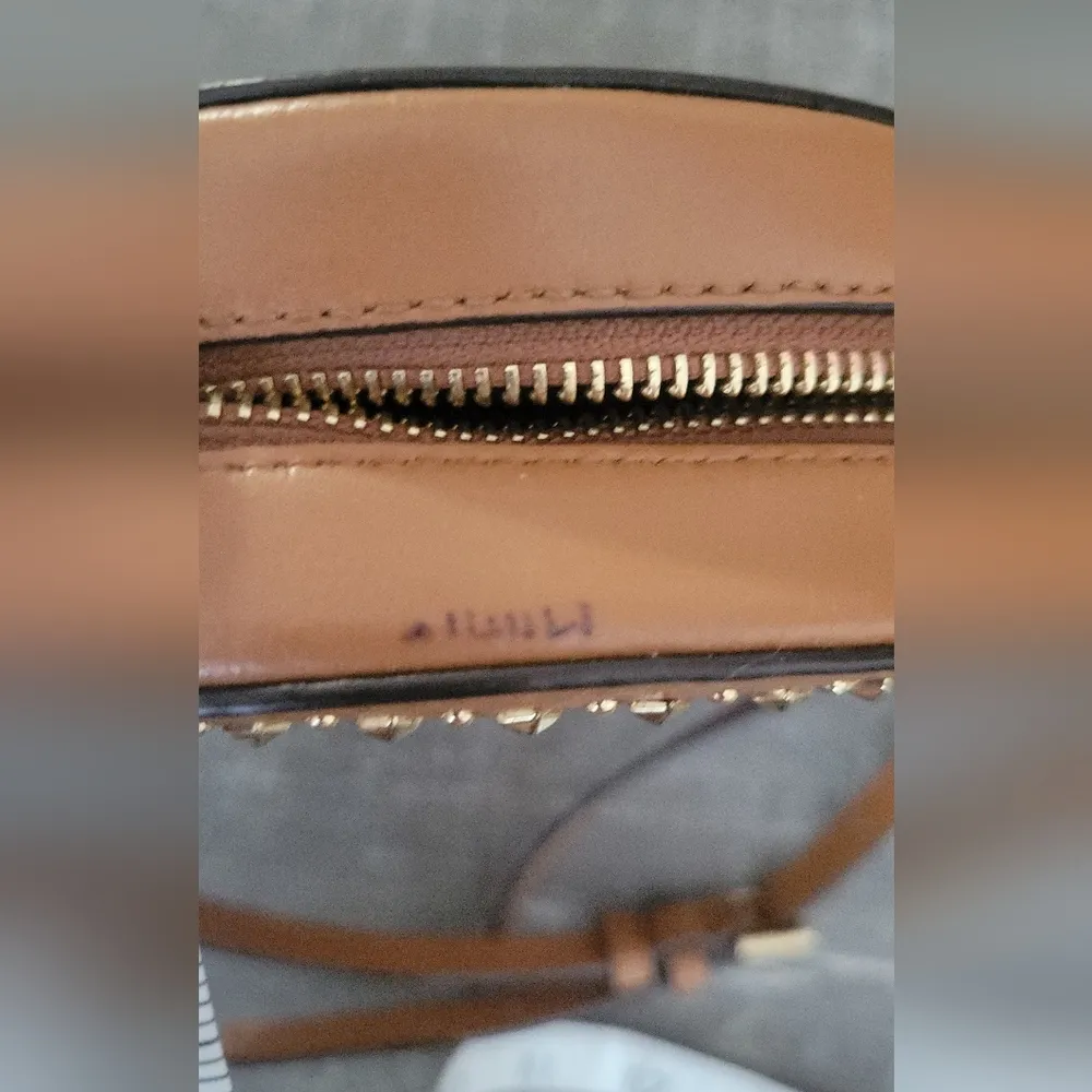 Michael Kors Crossbody Leather Canteen Bag in Acorn - Image 8