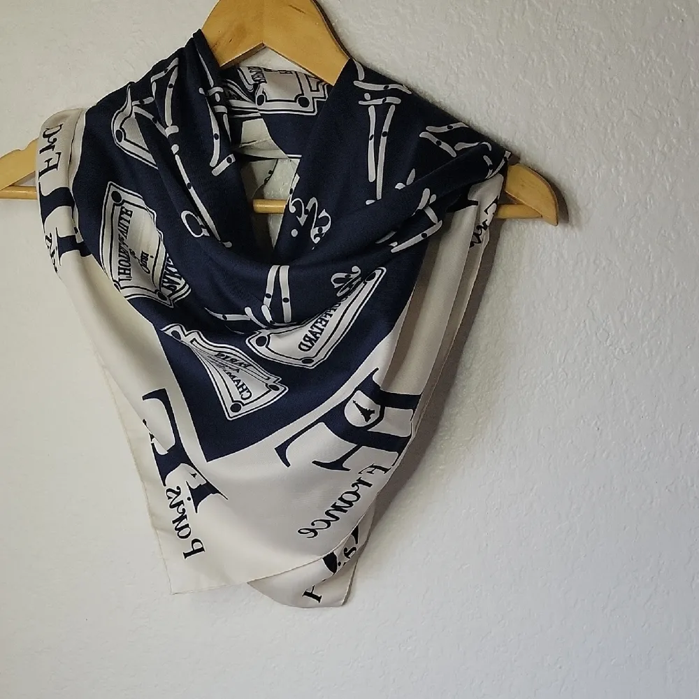 Vintage Made In Italy Paris Themed Navi Blue and Cream Square Scarf Size 33×34 - Image 4