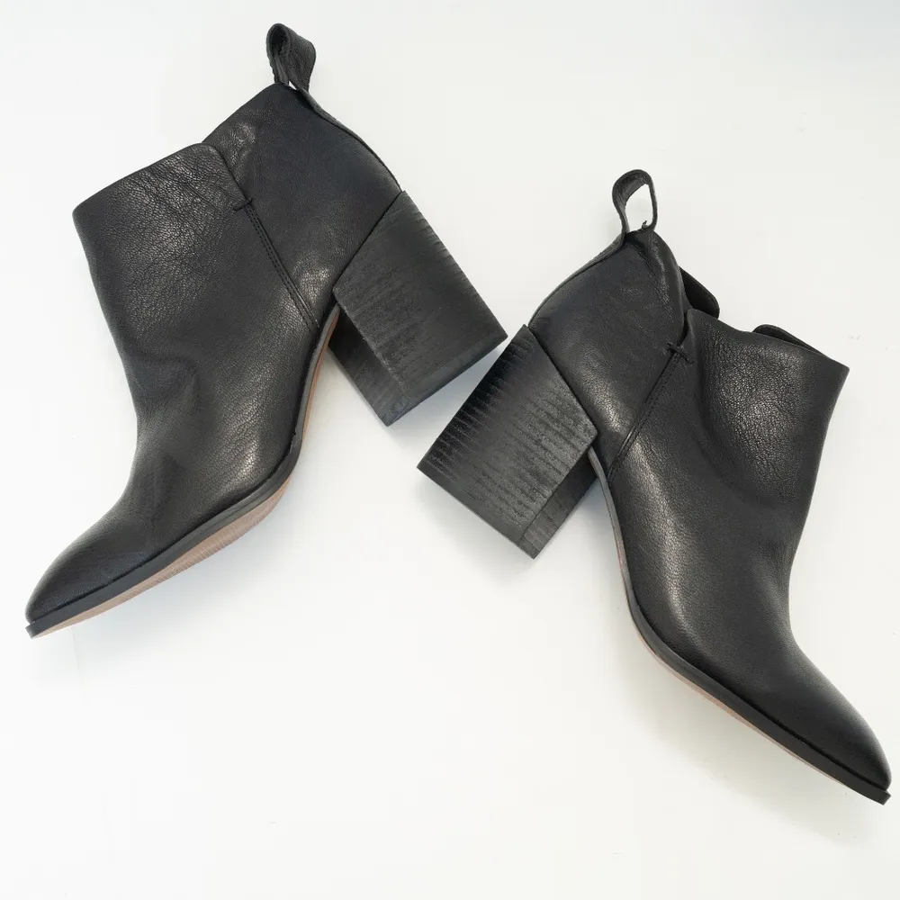 Vionic | New Lyssa Distressed Leather Heeled Ankle Boot - Image 2