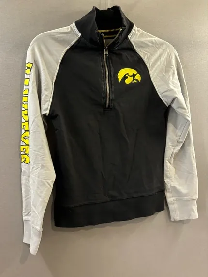 Gg the brand vintage style Hawkeye pullover quarter zip medium Iowa tailgate Black - Image 1