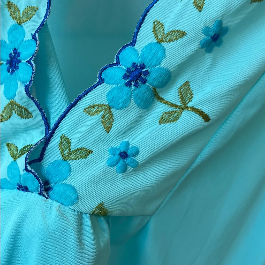 JC Penney embroidered Peignoir set Blue Size M - Image 5