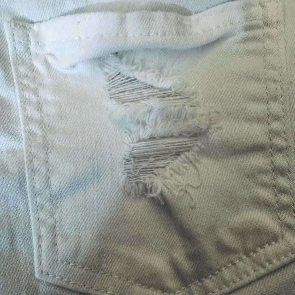 JUST USA white denim button fly distressed shorts, size M - Image 7