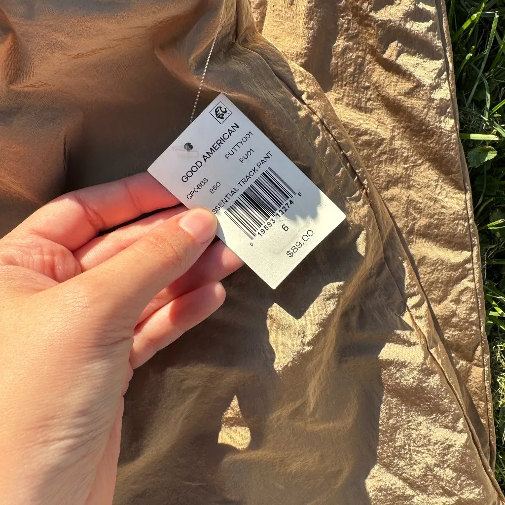 NWT Good American Essential Nylon Track Pants - Image 4