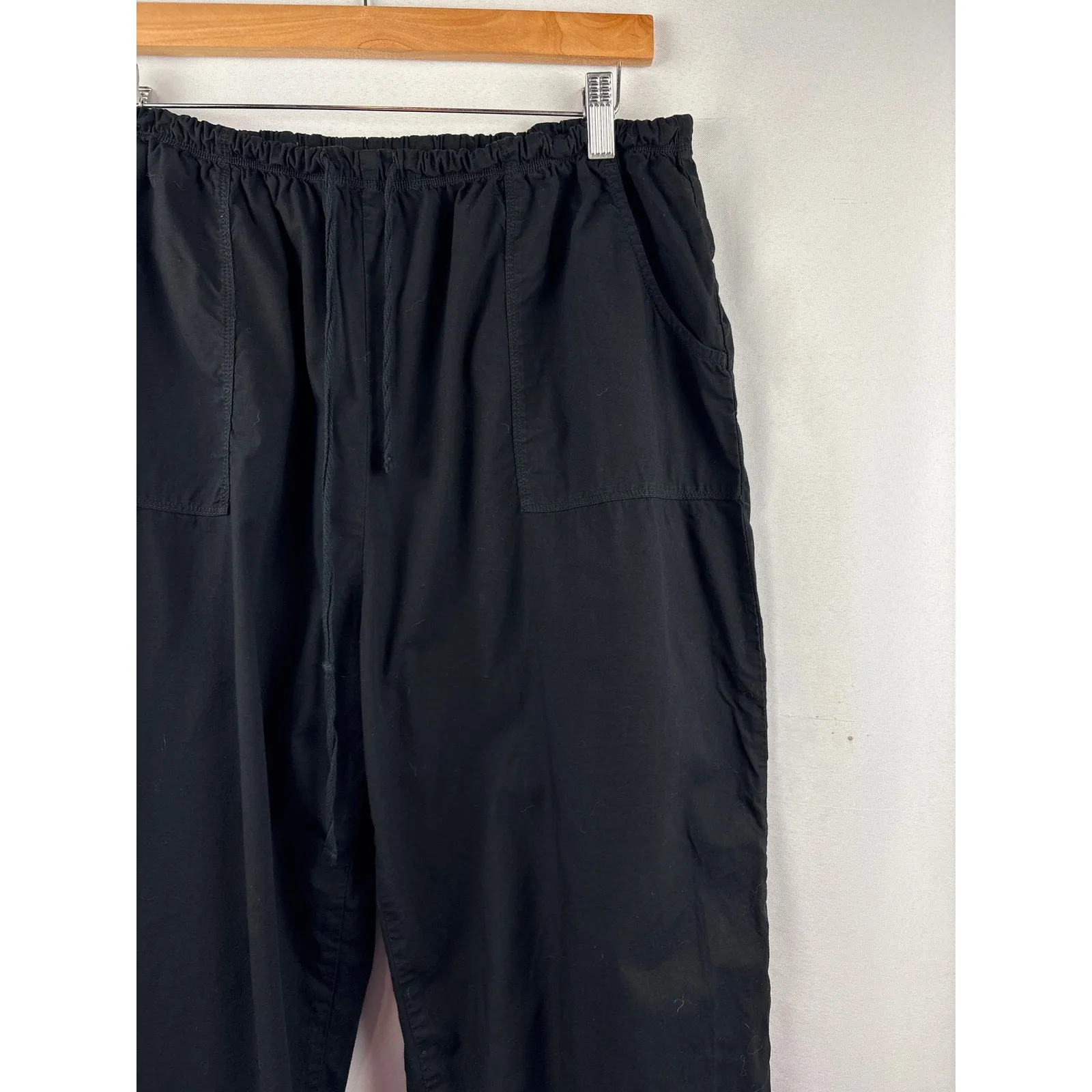 Women’s Fresh Produce Size 16 Black Drawstring Capri Pants - Image 2
