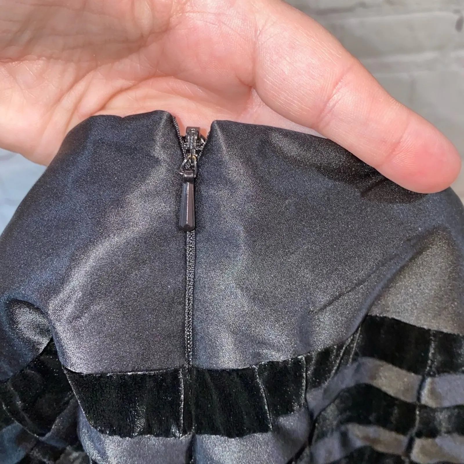 Carmen Marc Valvo Black Full Skirt Size 8 Satin Velvet Stripe A-Line Midi - Image 5