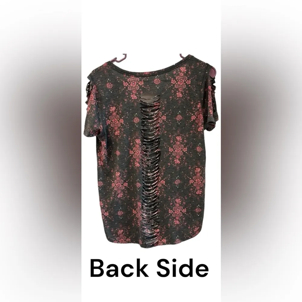 Women’s Mudd Size Large floral short sleeve top (NWOT) - Image 3