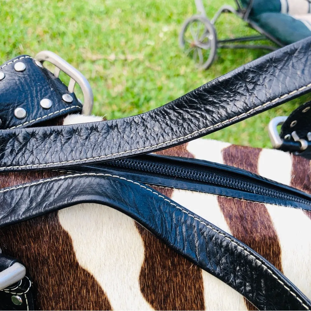 Zebra Hide and Leather Purse White - Image 10