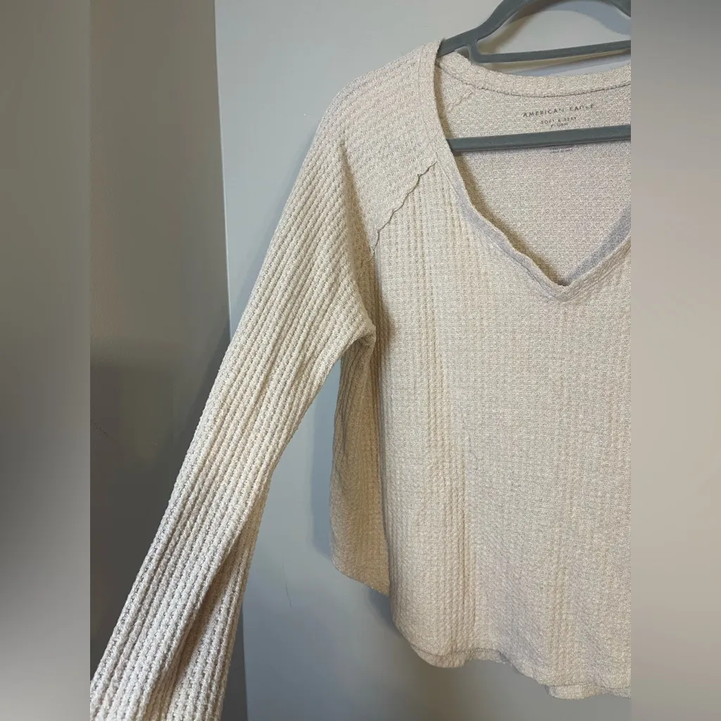 American Eagle Women's Cream V-Neck Waffle Knit Top - Image 4