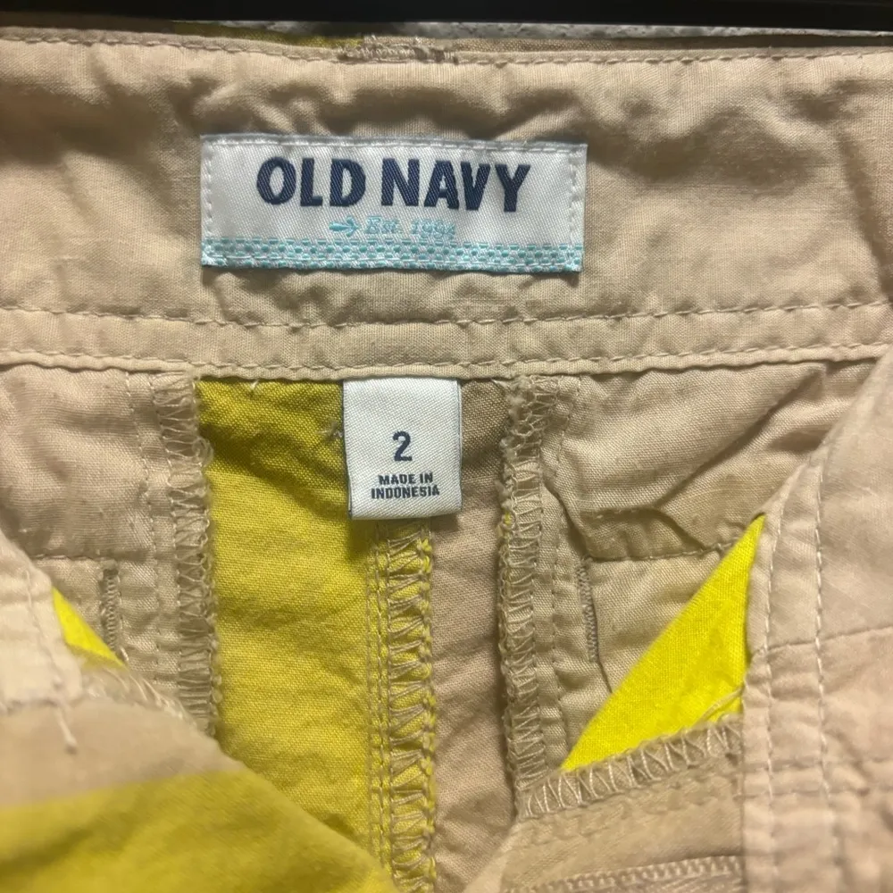 Old Navy Womens Yellow Plaid Shorts Size 2 - Image 7