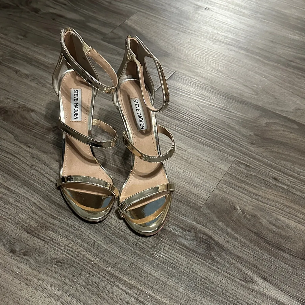 Steve Madden Metallic Gold Heels - Image 3