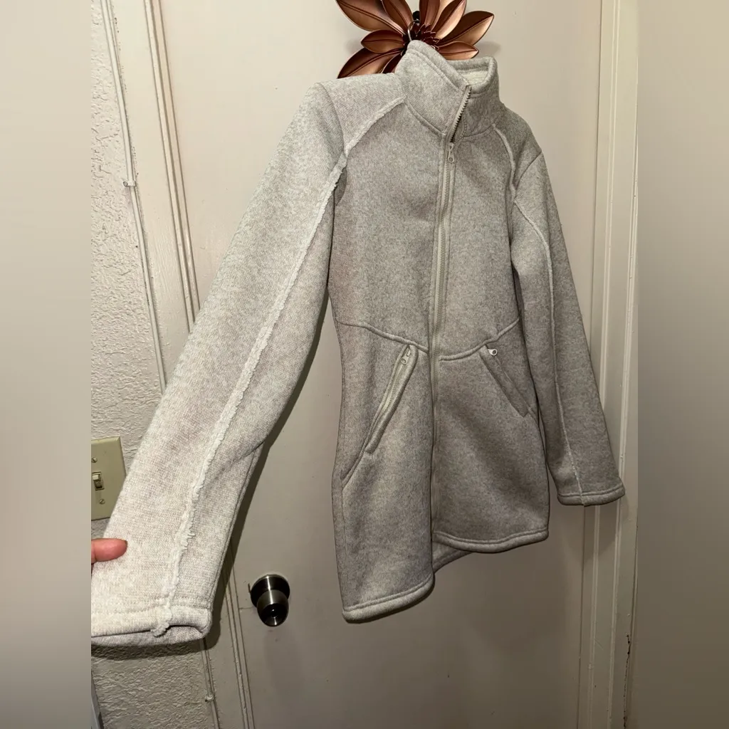 Avalanche Women's Light Gray Ski Jacket - Image 2