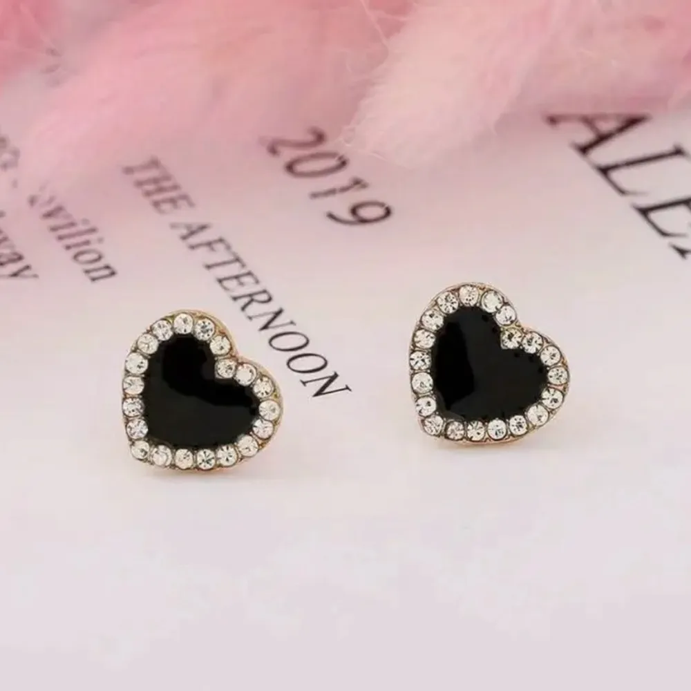 Black Heart Stud Earrings - Image 3
