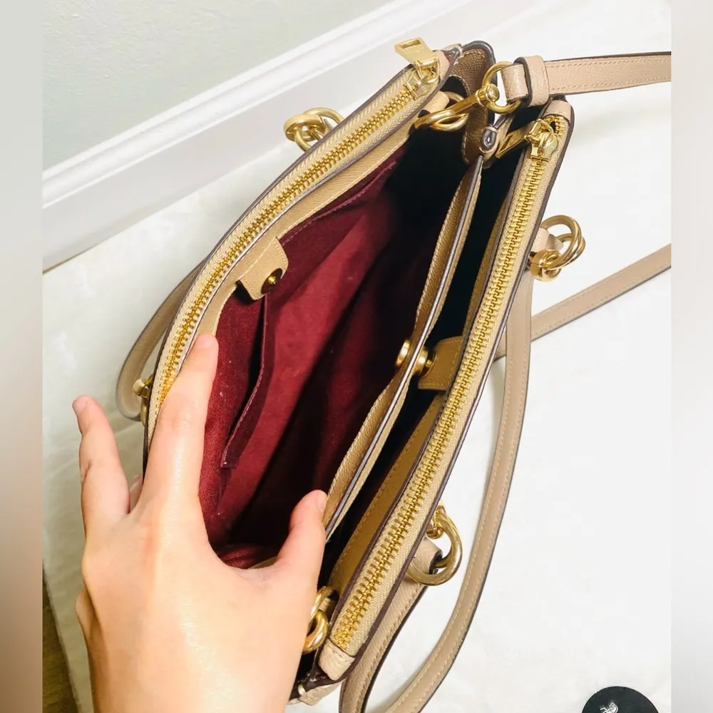 Coach Canvas Crossbody And Shoulder Bag Nude Color Classic Style With Strap - Image 7