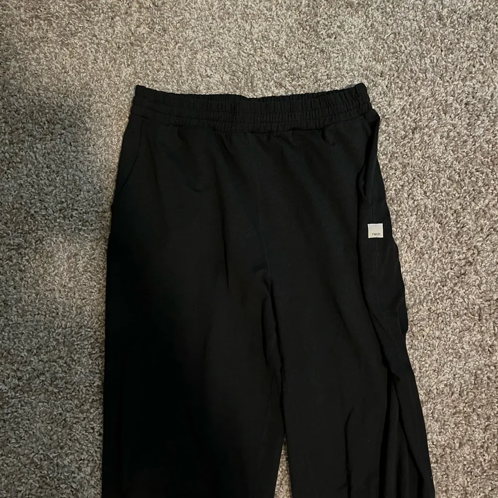 Vuori  boyfriend joggers - Image 6