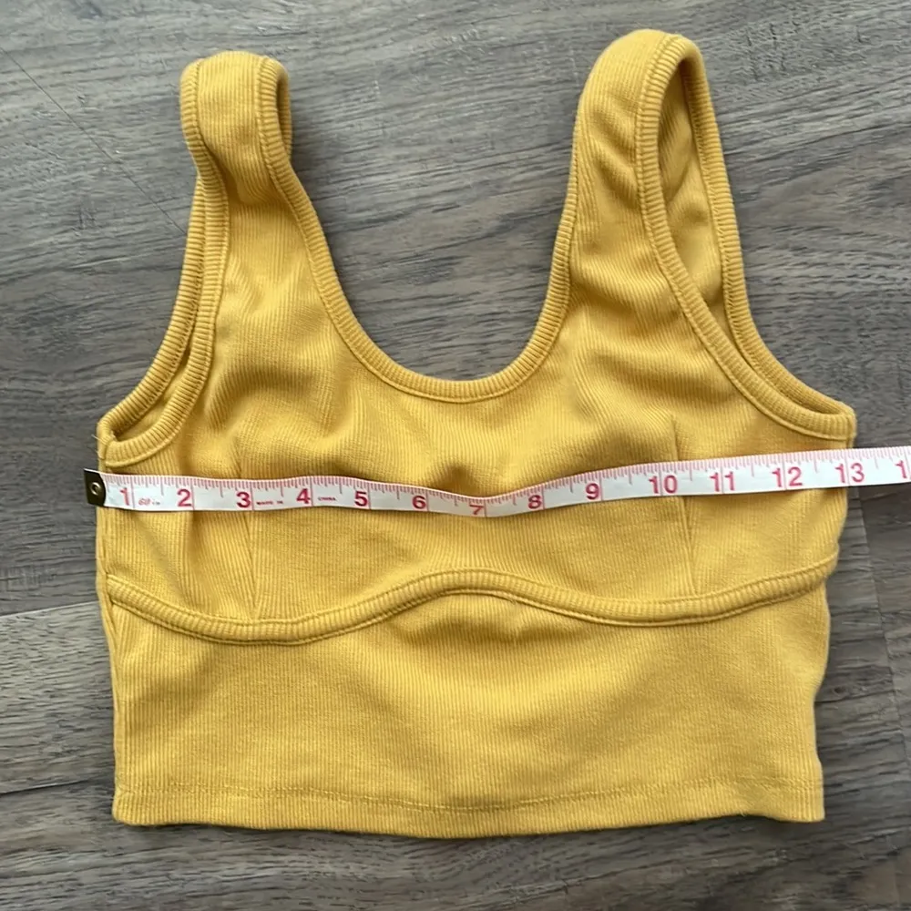 Gold boutique crop top size M - Image 4