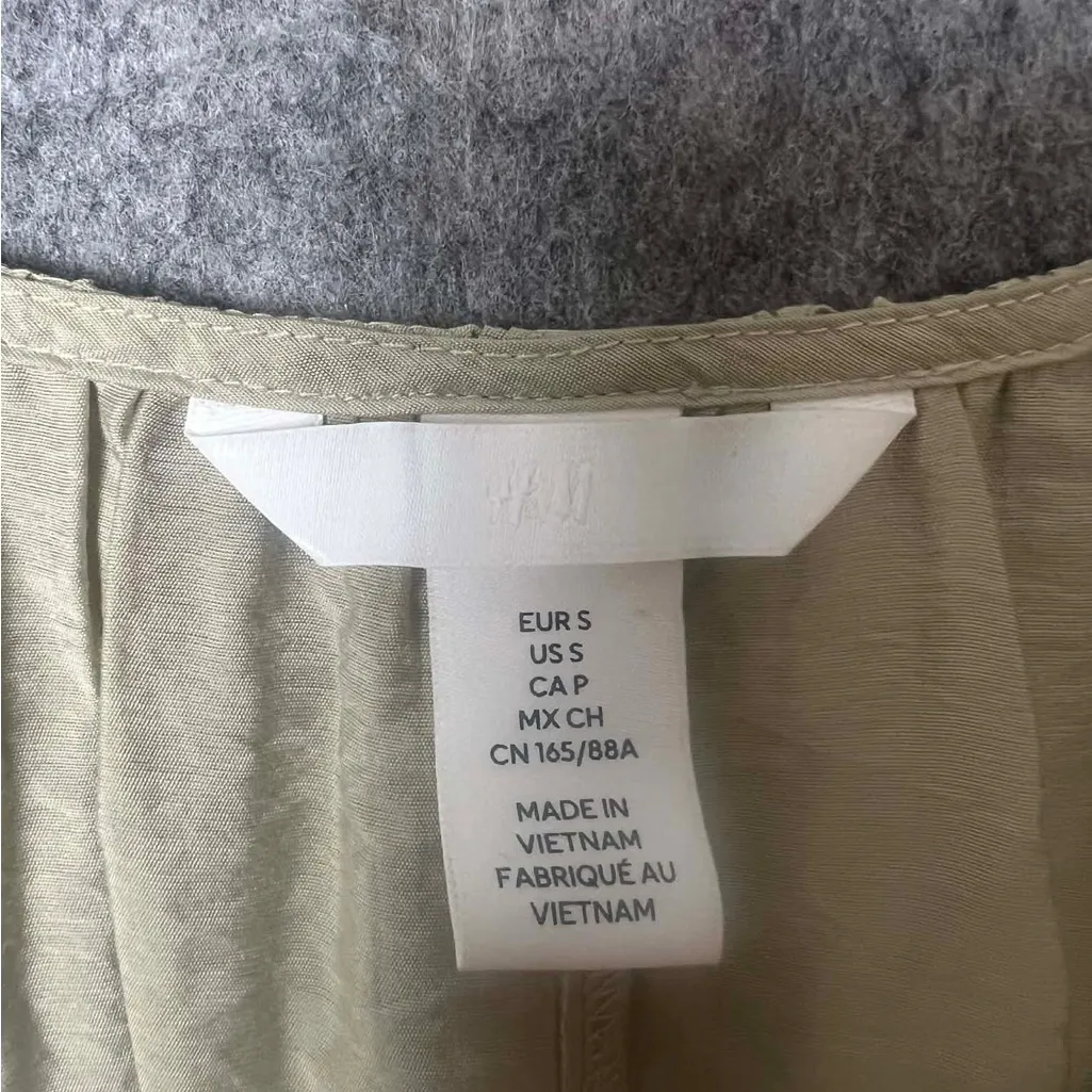 H&M Woman Small Elegant Cream balloon long sleeve short v neck dress - Image 6