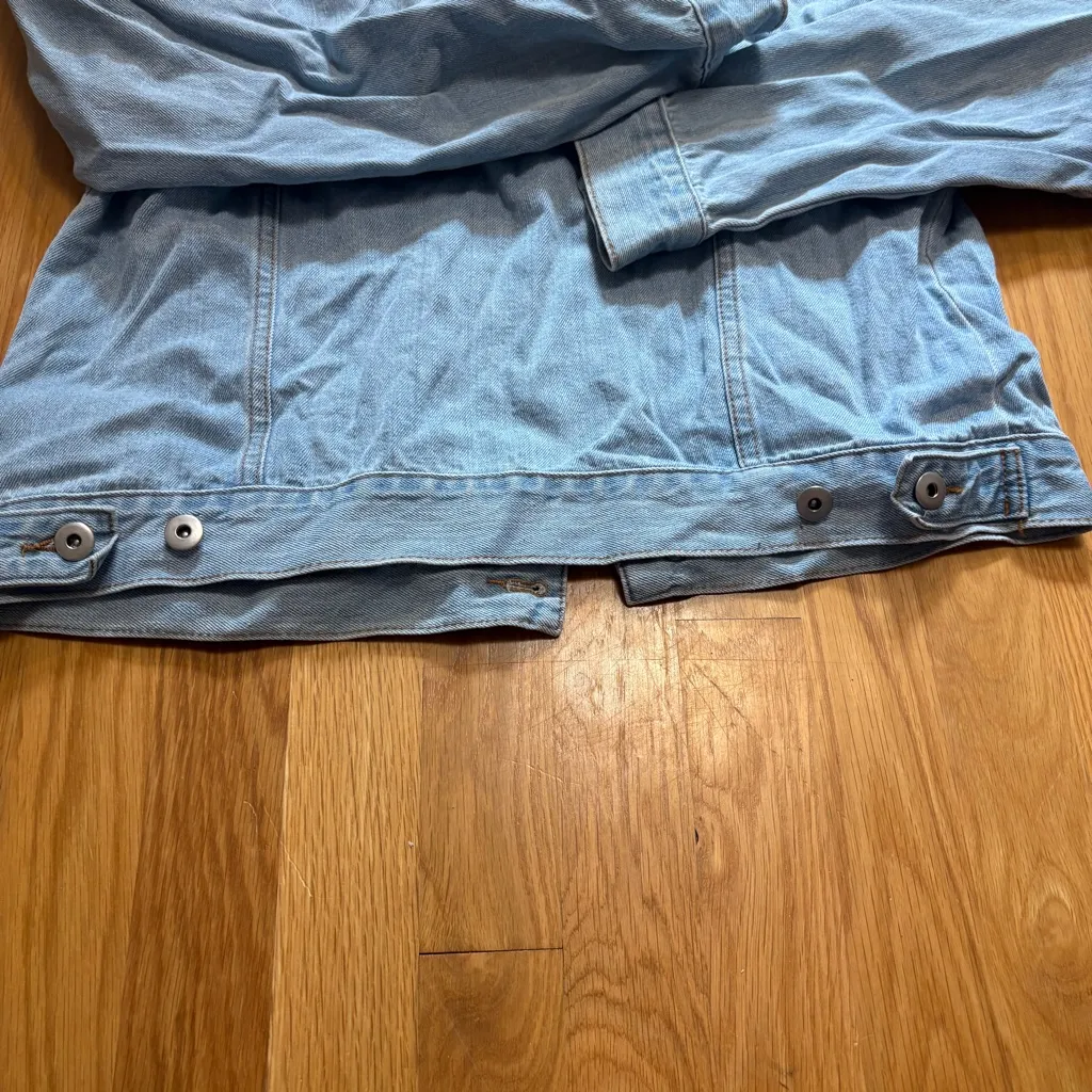 Jean Denim Jacket Y2K Wolf Patch Light Blue WashGrunge Punk Classic Basic Sz M/L Size M - Image 11