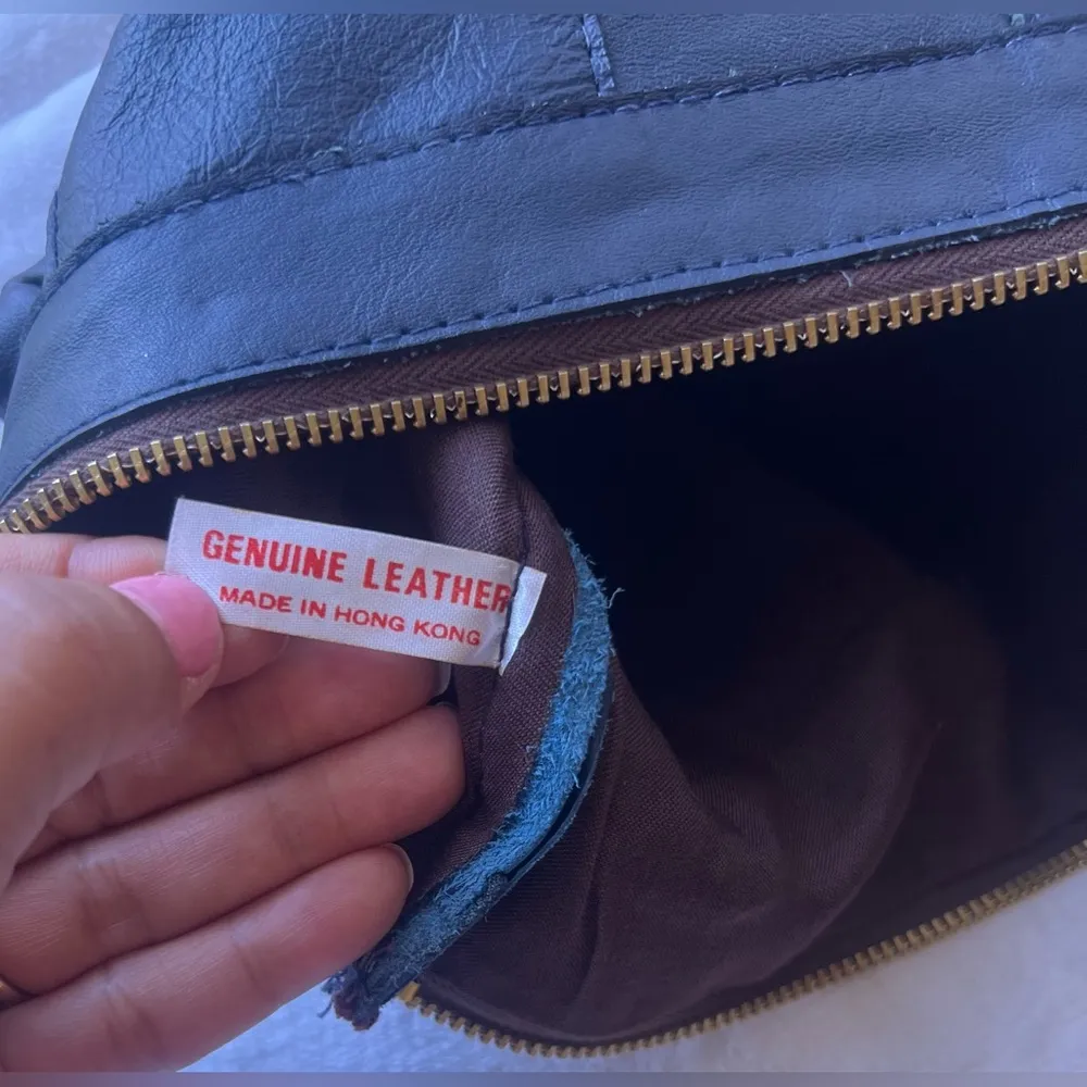 VKK dark blue black leather pouch/wristlet zipper Genuine Leather lightweight - Image 6