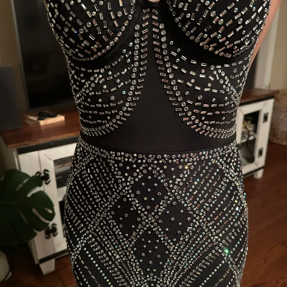 Elegant Black Beaded Gown - Image 8