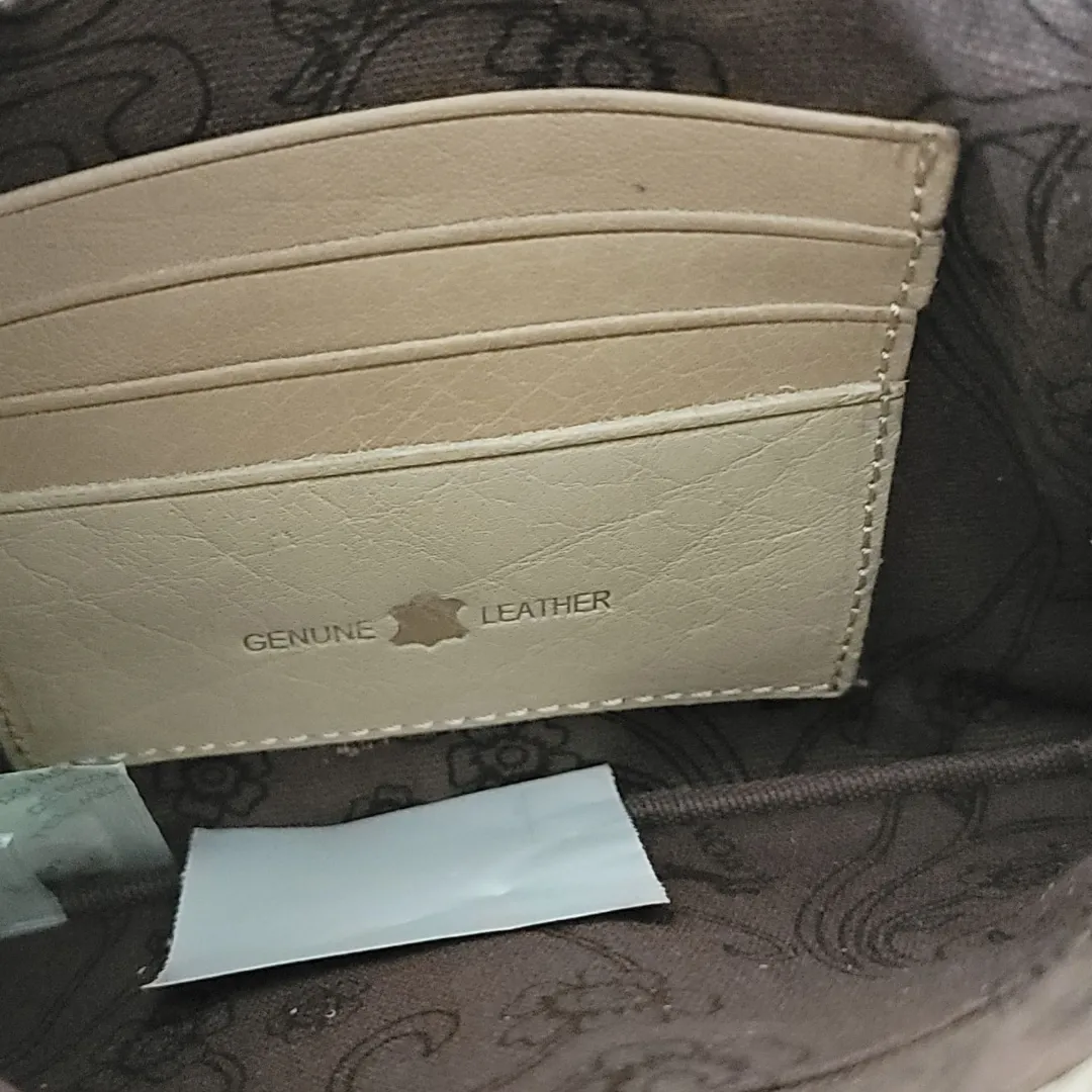 Ride ‘em! | Western style leather shoulder/crossbody gives cowgirl energy - Image 10