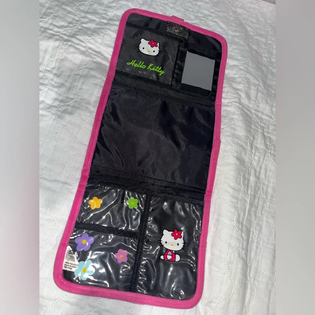 2000s Hello Kitty makeup organizer Pink - Image 4