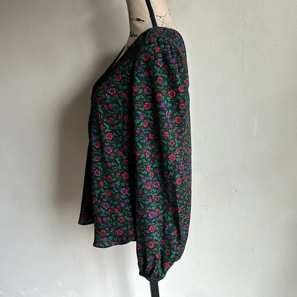 Cupcakes & Cashmere Floral Blouse Size Medium - Image 4