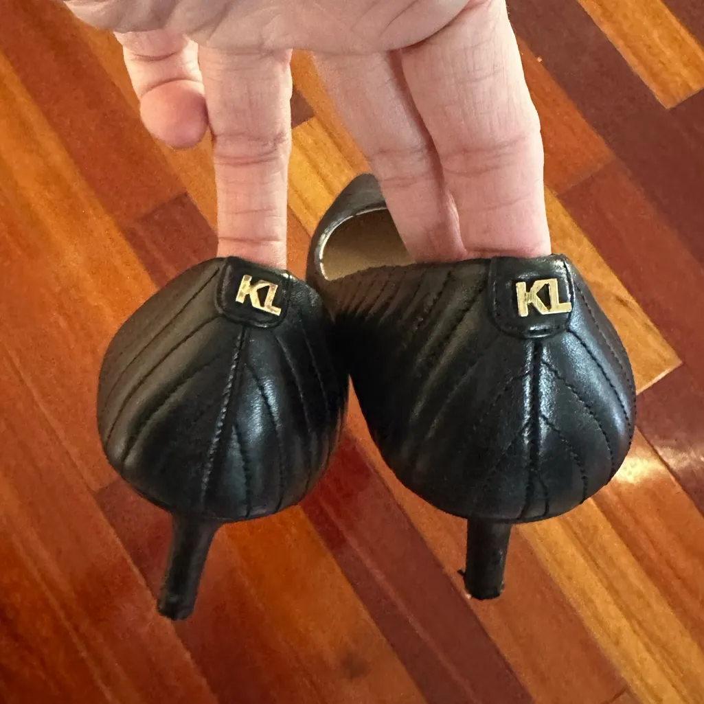 Karl Lagerfeld Rosette Pumps Heels Leather Pointed Black Size 7M Evening Ribbed - Image 3