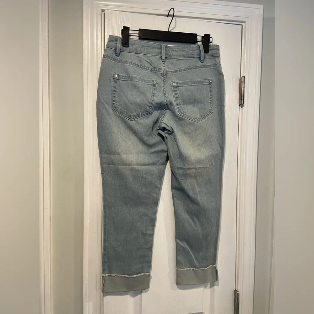 NWOT J. Jill Denim Size 2P Authentic Fit Light Wash Cuffed Cropped Stretch Jeans Blue - Image 5