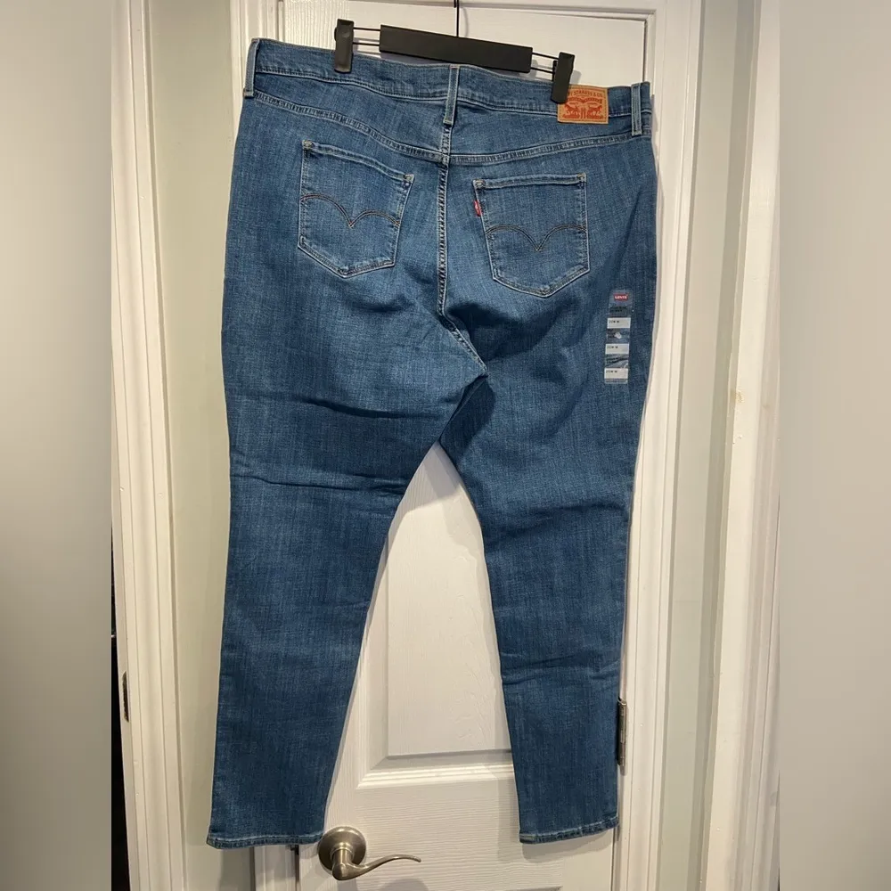 NWT Levi’s Size 20W High Rise Skinny 721 Medium Wash Stretch Classic 5 Pocket - Image 3