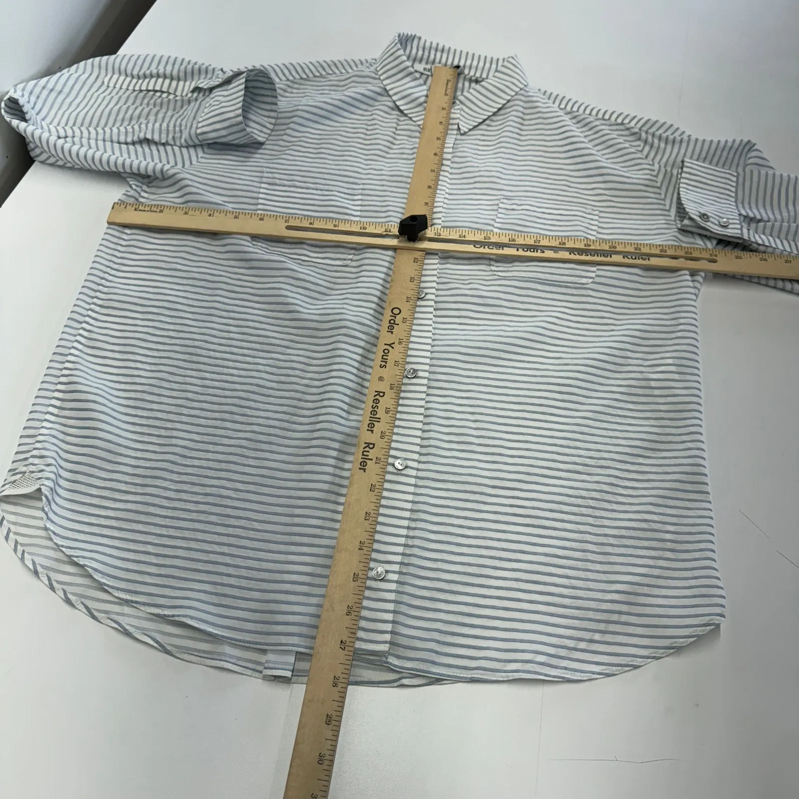 Elizabeth and James Top Womens Medium White Blue‎ Striped Button Down Blouse - Image 5