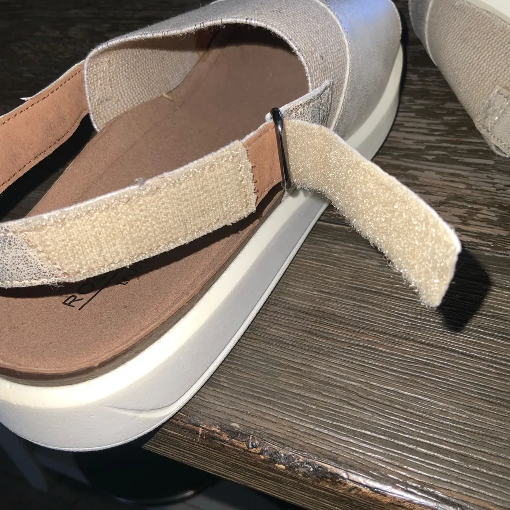 Rockport Women's Kyra W Sling Sandal ~ Size 8 ~ Platinum Silver - Image 8