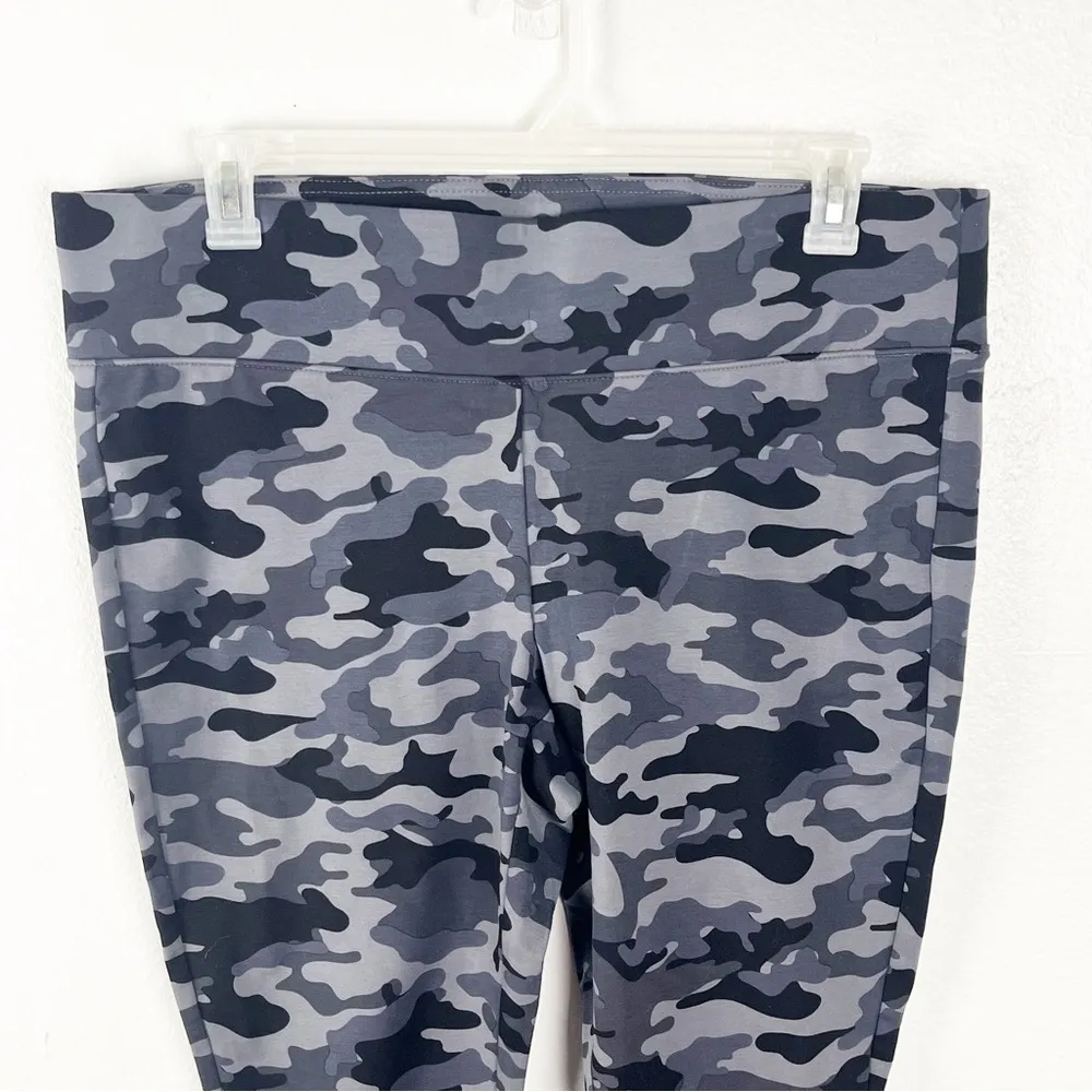 Torrid  Pixie High Rise Camo Print Cropped Leggings, Size 2X - Image 5