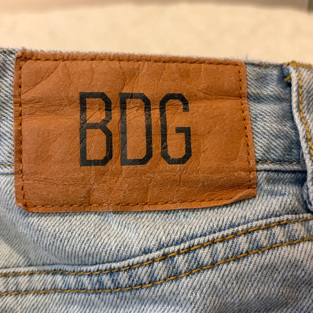 BDG Urban Outfitters- A-Line Raw Hem Light Wash Distressed Denim Shorts- Size 26 - Image 6