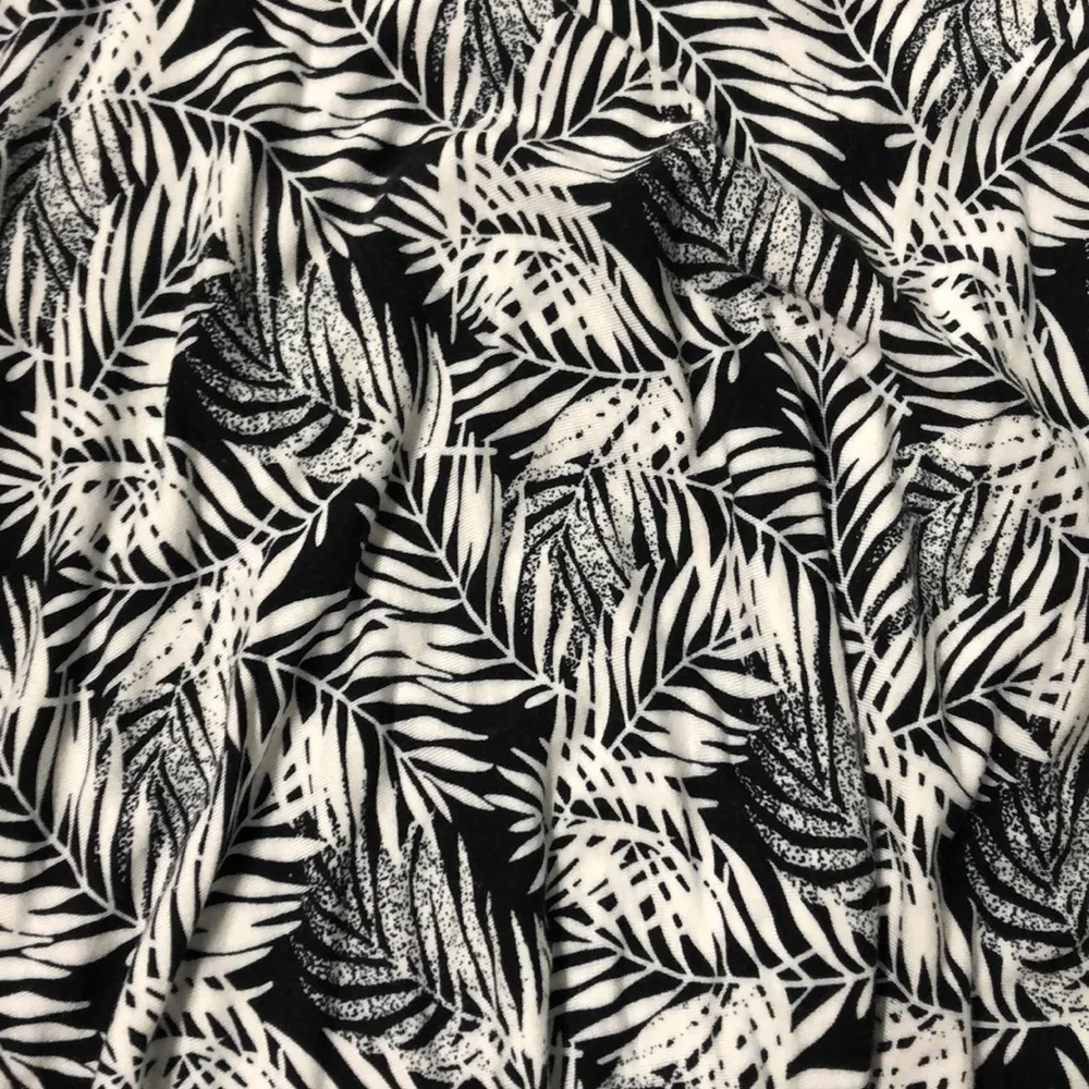 Max studio black and white skirt size Medium - Image 2