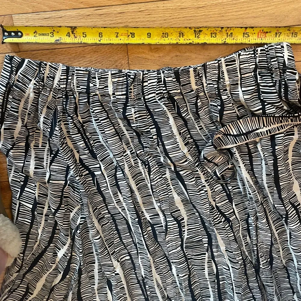 Nine West black and white‎ geometric print belted skirt and blouse set size XXL - Image 4