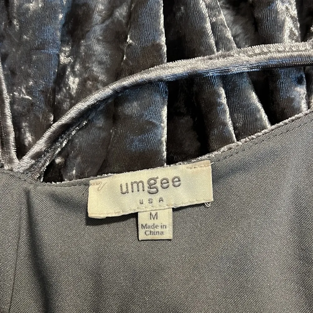 UMGEE medium grey velvet camisole scallop v-neck high low hem tank top cami - Image 11