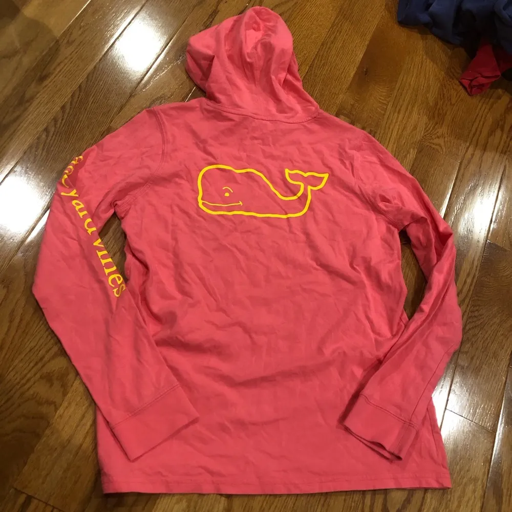 Vineyard Vines  pink long sleeve hooded shirt - Image 2