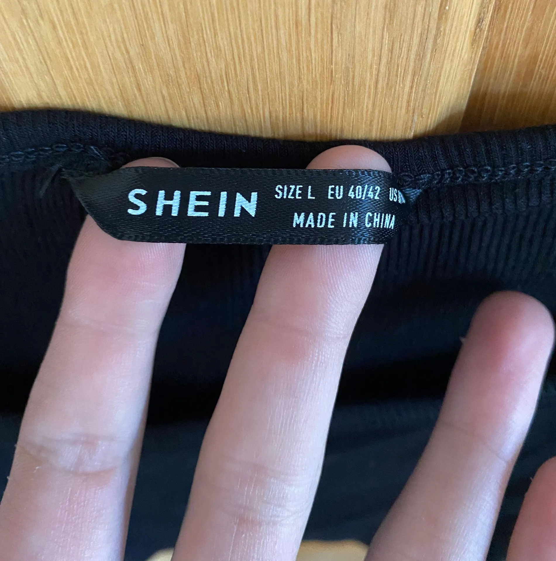 SheIn Long Sleeve Crop Top - Image 4