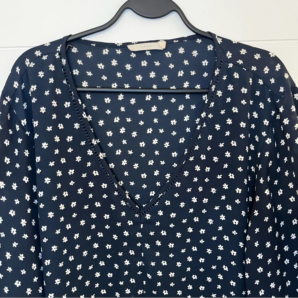 Lush Navy Cream Floral Tie-Front Blouse 2X Lightweight Casual Girly Oversized - Image 3