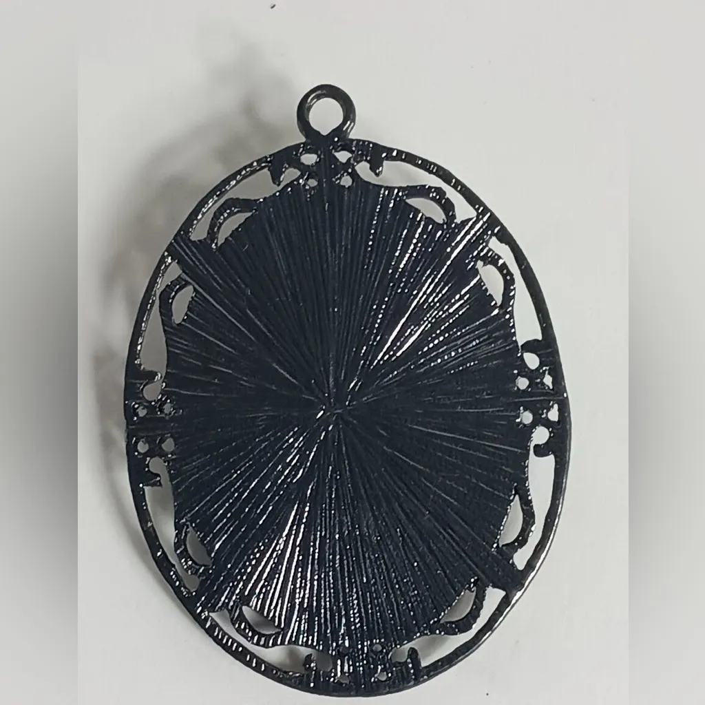 Vintage White Lily Black Cream Flower Bouquet Oval Cameo Pendant Silver Tone - Image 5