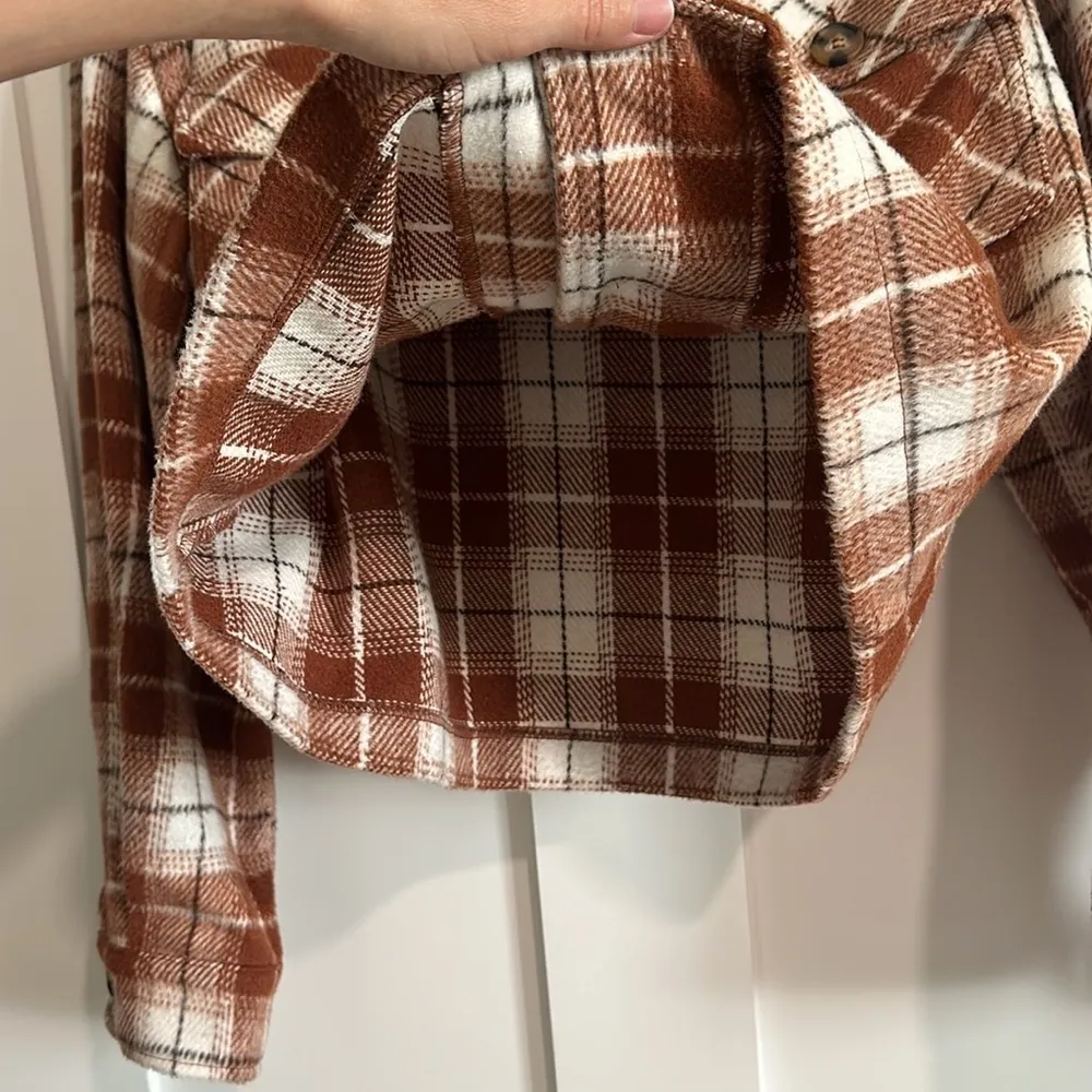 Love Tree  Women's S Long Sleeve Plaid Button Down Brown Boxy Crop Flannel - Image 5