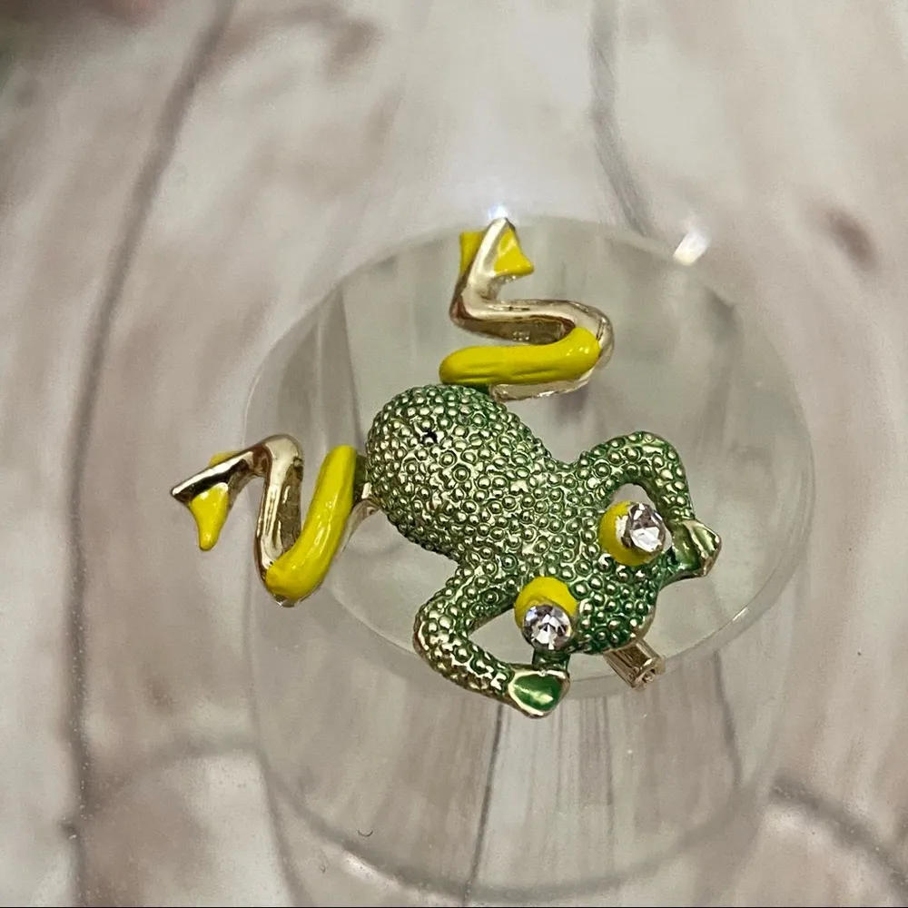 2 Vintage Frog Movable Legs Brooch - Image 8