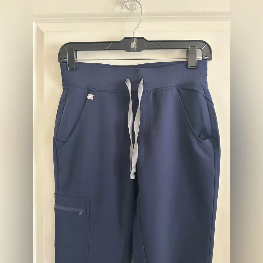 Figs Women’s Zamora 2.0 Jogger Scrubs Pants Technical Collection - Image 4