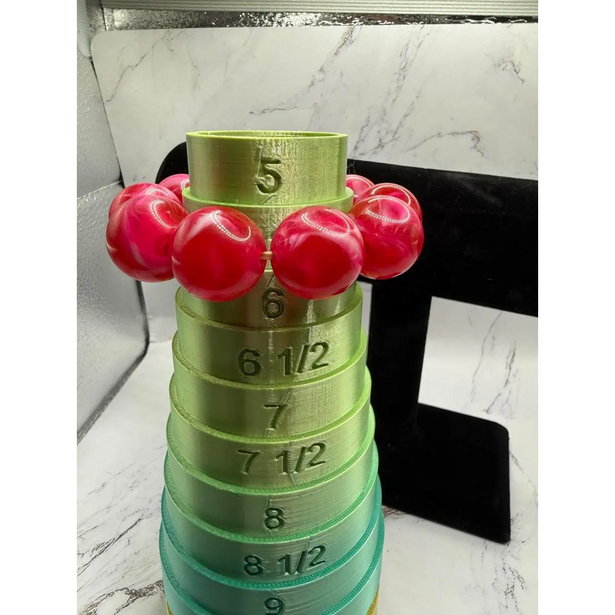 Vintage 5.5” Chunky Red Marble Bead Bracelet - Image 4