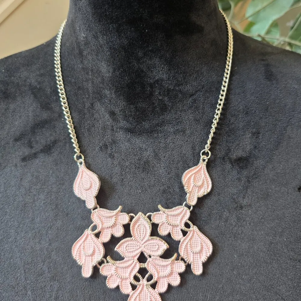 Plunder Pink Retired Flower Statement Necklace Womens Jewelry with Lobster Clasp - Image 2