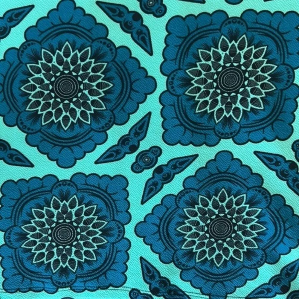 Lularoe Teal Seafoam Mandala Pencil Cassie Skirt Size Small EUC #4296 - Image 2